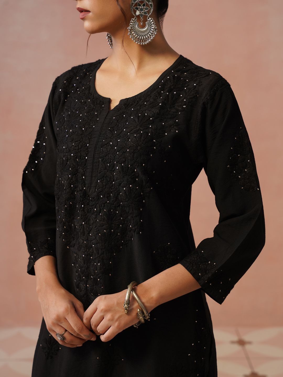 Rumah Wanita Chikankari Dihiasi Kurta Sutera Chanderi Labuci
