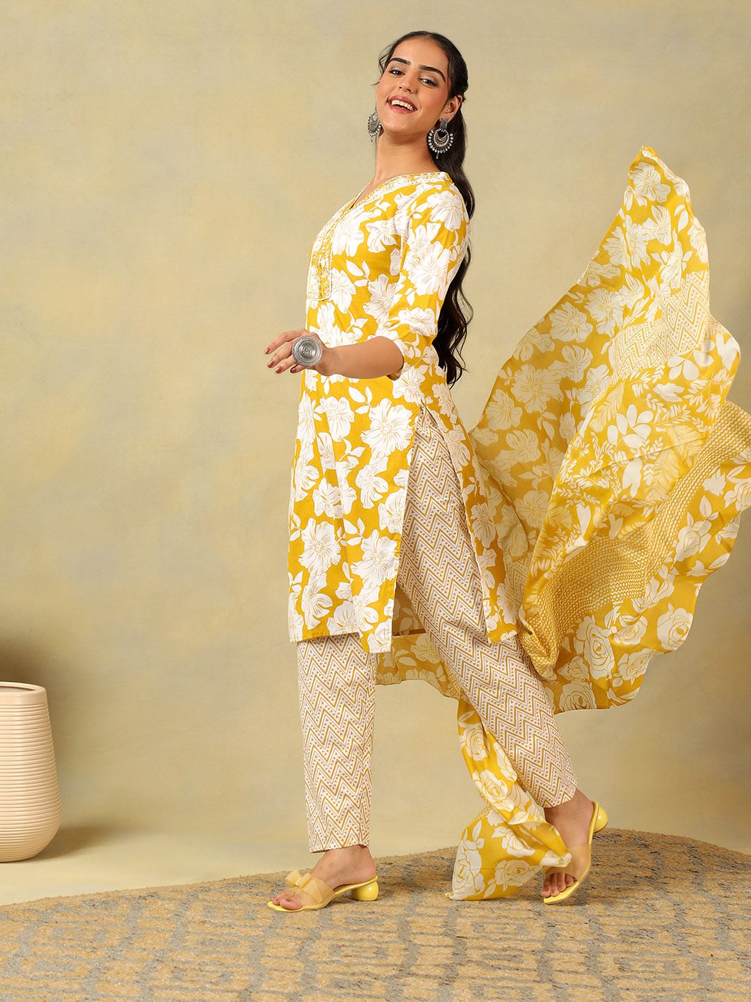 Mamicha Women Floral Printed Regular Mirror Work Pure Cotton Kurta with Trousers & With Dupatta