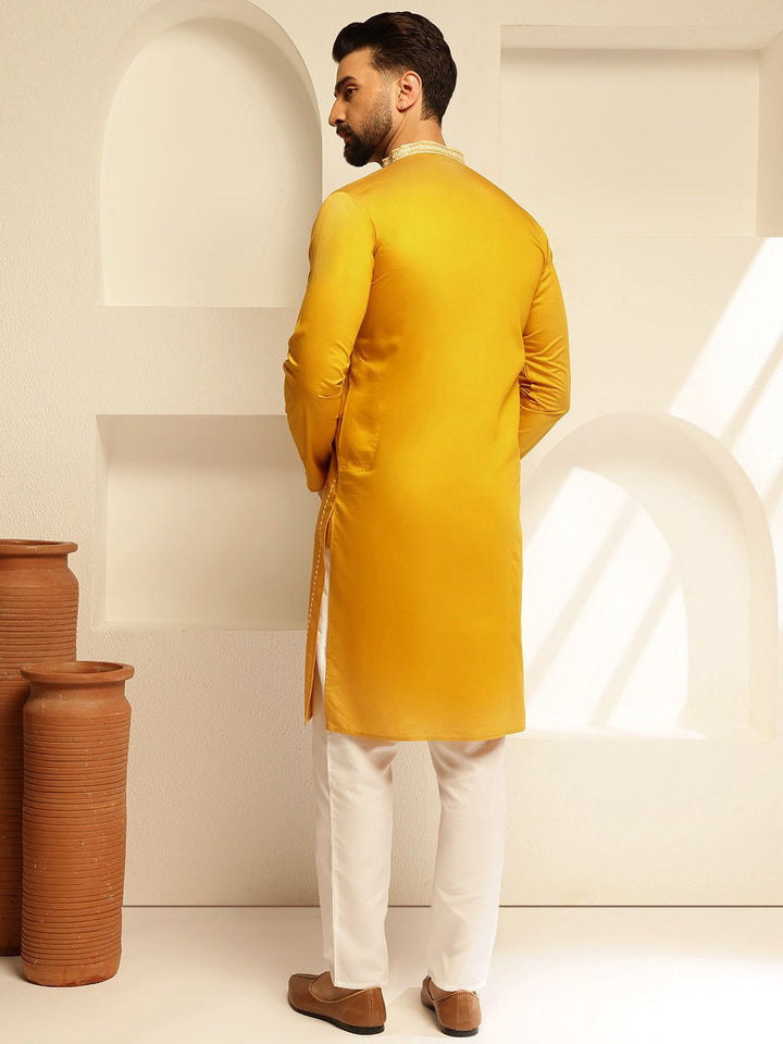 SOJANYA Geometric Embroidered Mandarin Collar Thread Work Cotton Silk Straight Kurta
