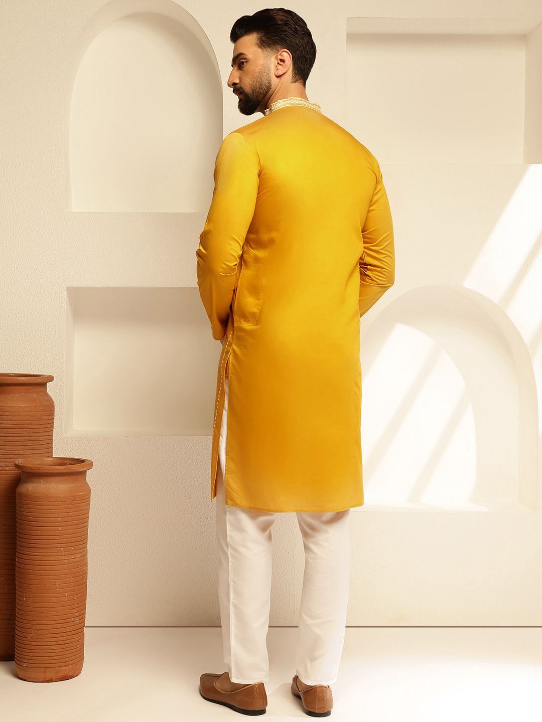 SOJANYA Geometric Embroidered Mandarin Collar Thread Work Cotton Silk Straight Kurta
