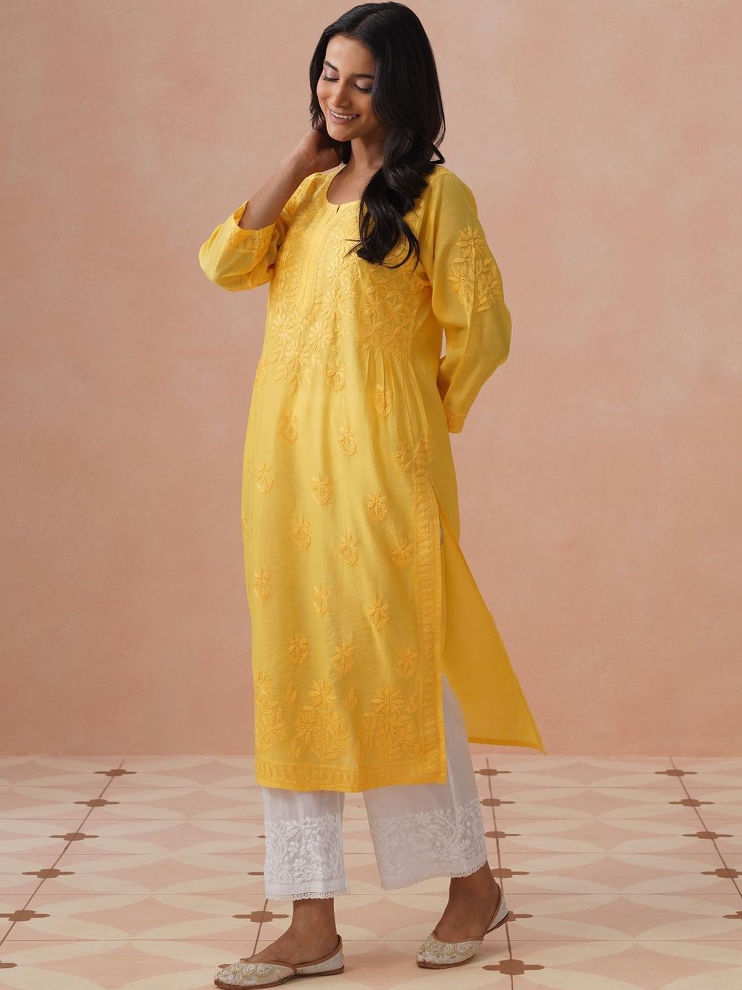House of Chikankari Women Floral Embroidered Chikankari Kurta