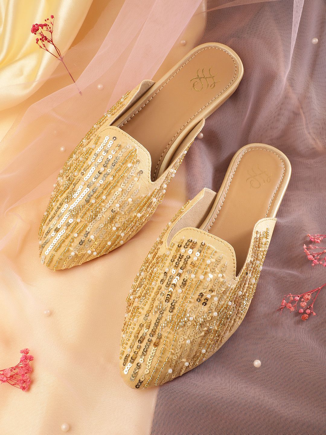 House of Pataudi Women Ethnic Embellished Mules