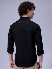 The Indian Garage Co Men Slim Fit Spread Collar Solid Casual Shirt