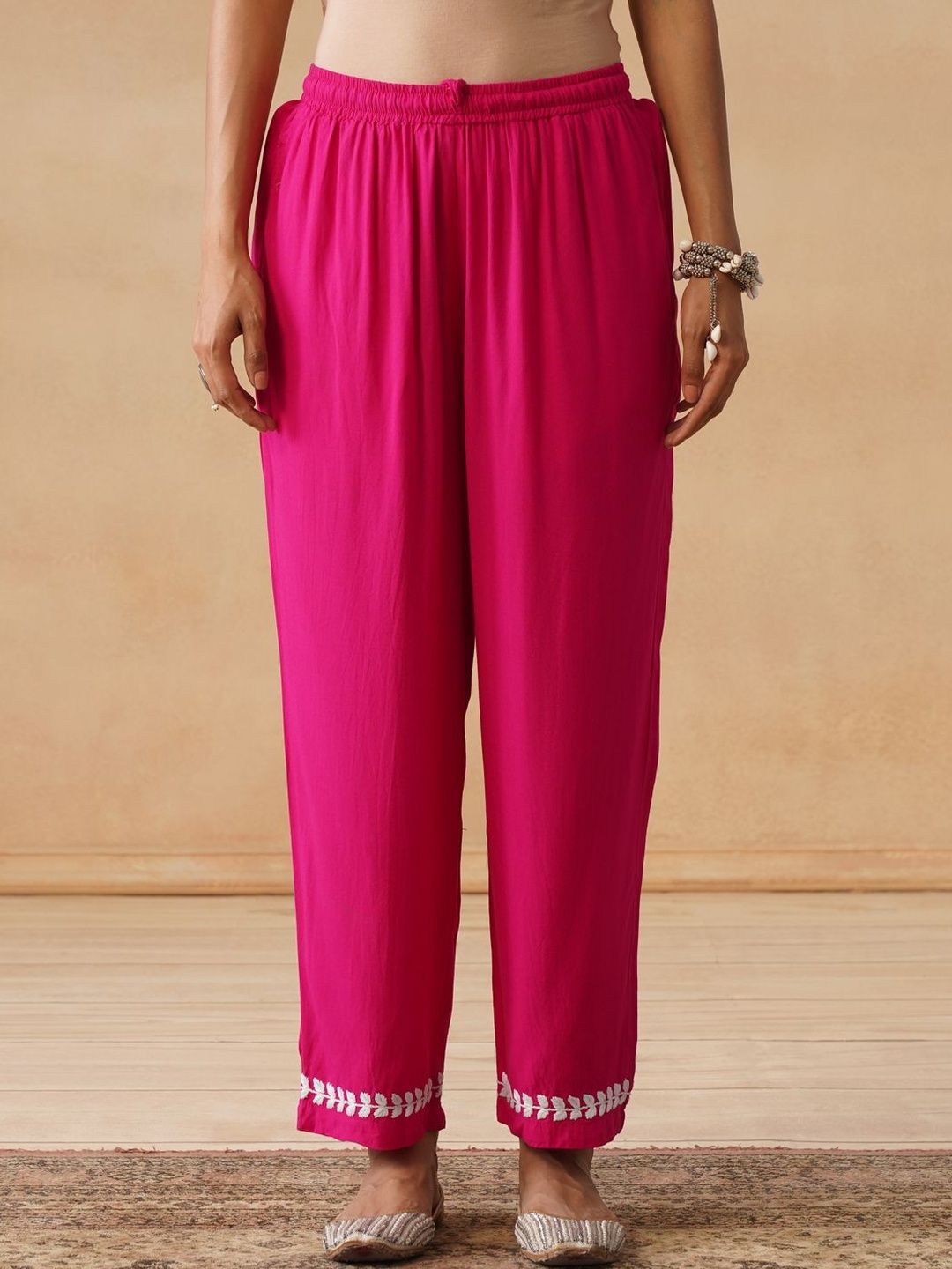 House of Chikankari Women Fuchsia 2 Helai Kurta Biasa dengan Set Seluar