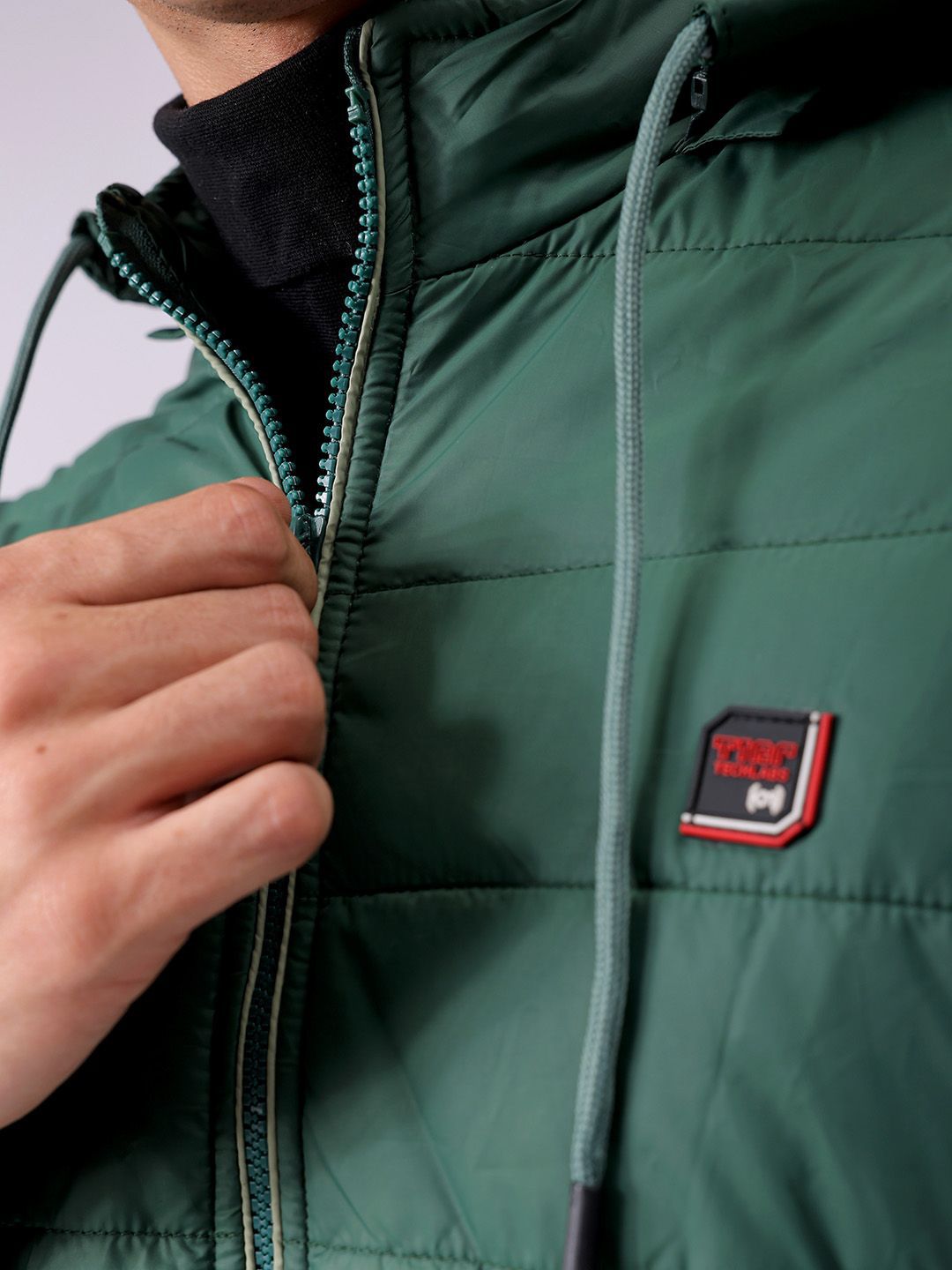 The Indian Garage Co Men Colourblock Slim Fit Hooded Puffer Jacket