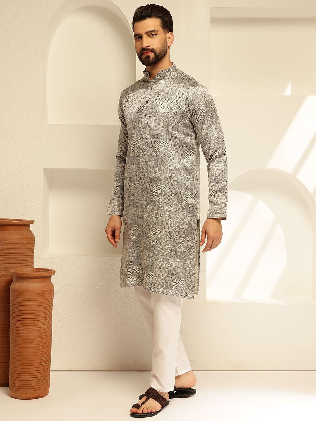 SOJANYA Woven Design Mandarin Collar Straight Kurta