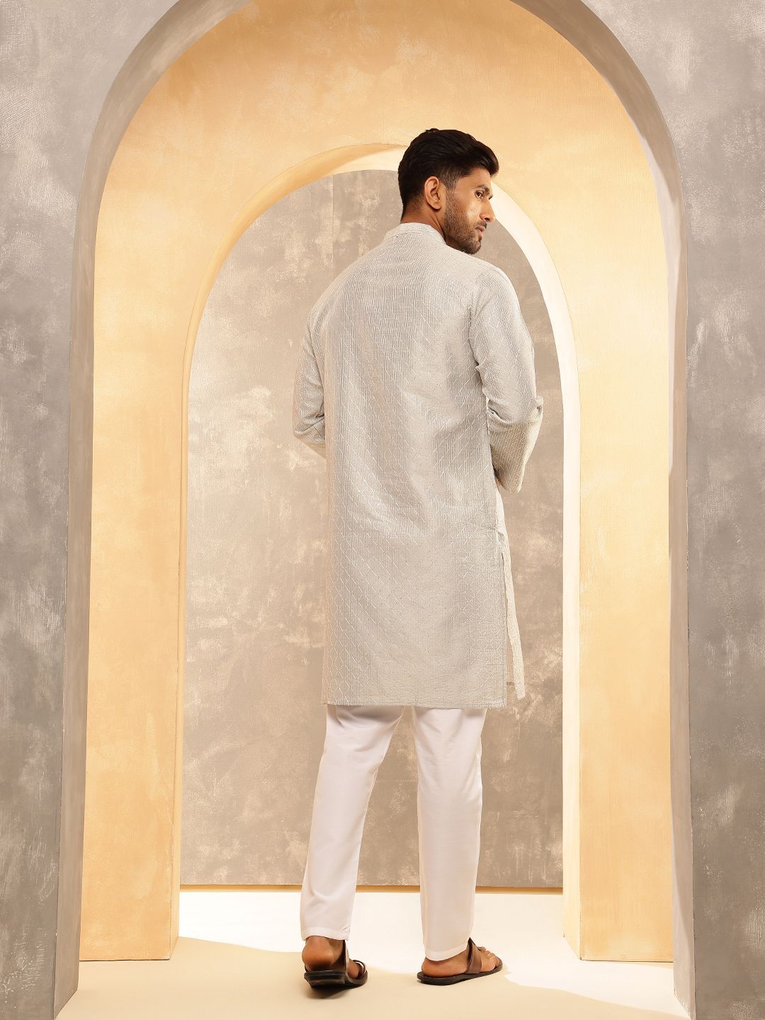Anouk Geometrik Sulam Kolar Jalur Benang Bekerja Lurus Kapas Sutera Kurta