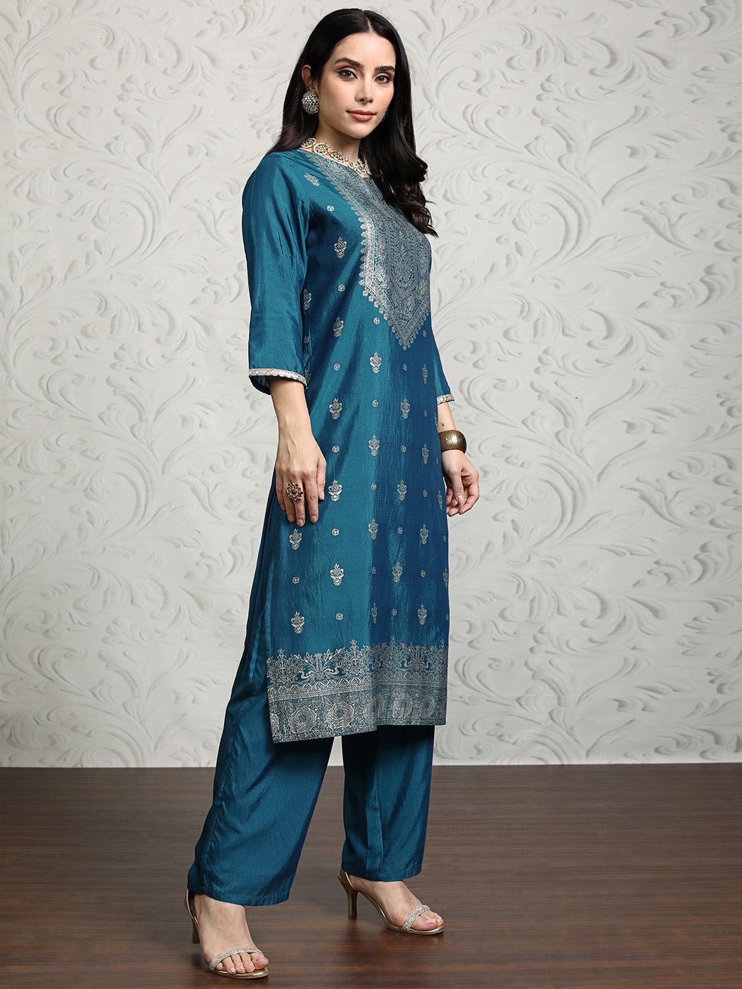 Vishudh Women Ethnic Motifs Printed Regular Kurta with Trousers & With Dupatta