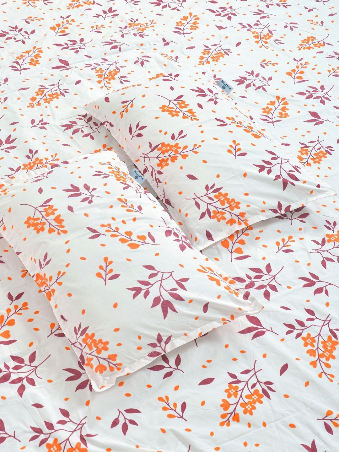 KLOTTHE White Floral Polycotton 300 TC King Fine Bedsheet dengan 2 Sarung Bantal-98 x 89 inci