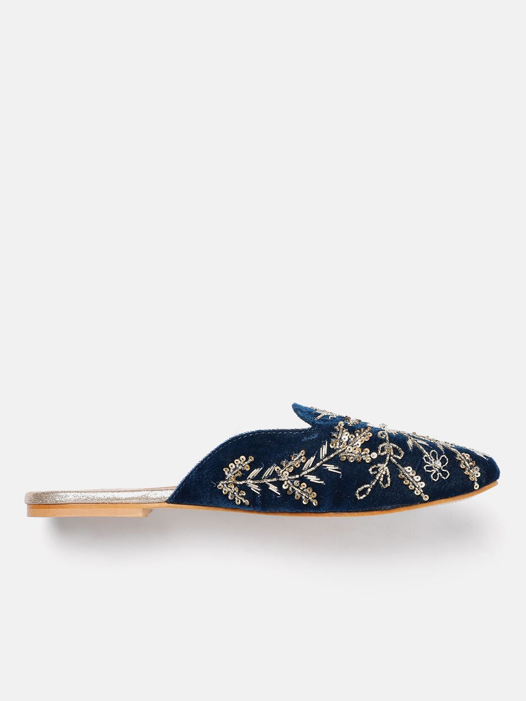 House of Pataudi Women Embellished Ethnic Mules
