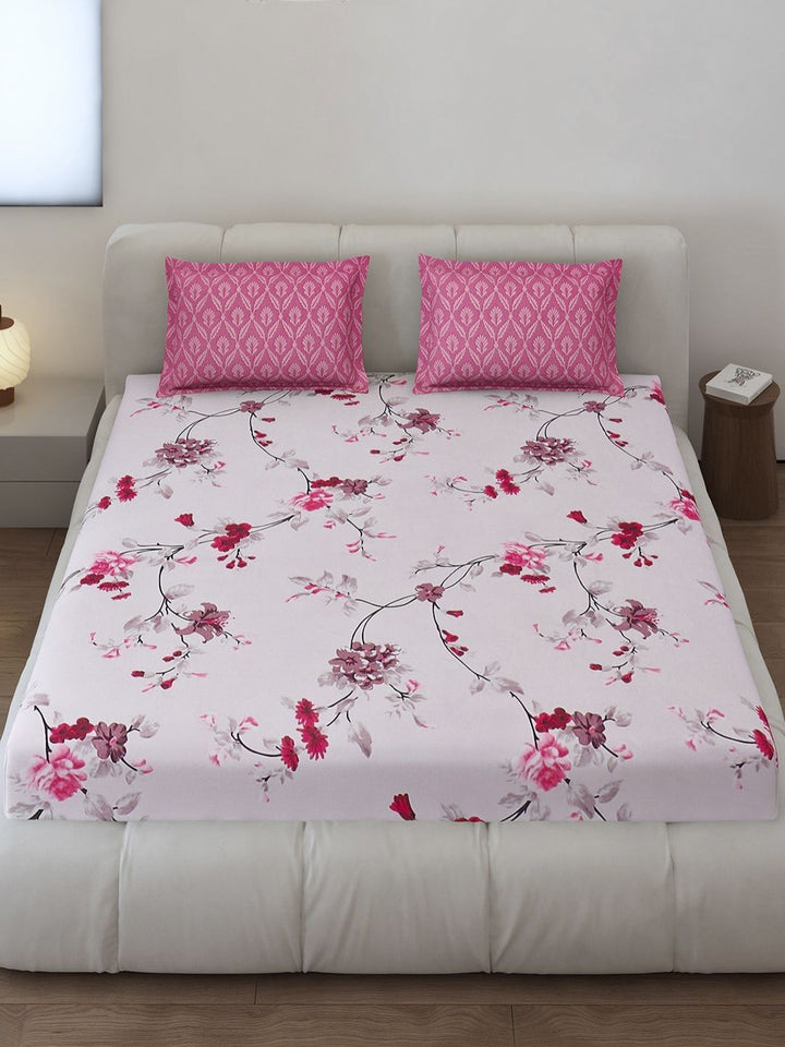 Monte Carlo Magenta & Bronze-Toned Floral Printed 144 TC King Bedsheet Set 1.85 m x 1.95 m