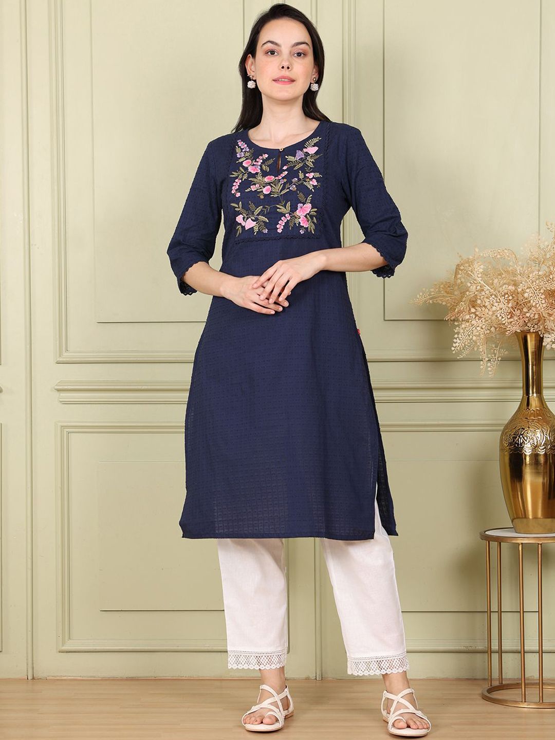 W Women Yoke Design Flared Sleeves Thread Work Kurta