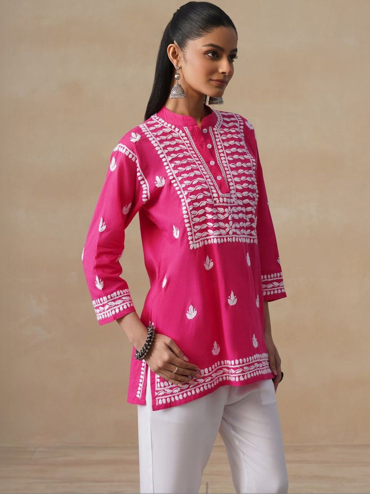 House of Chikankari Women Solid Fuchsia Embroidered Kurti