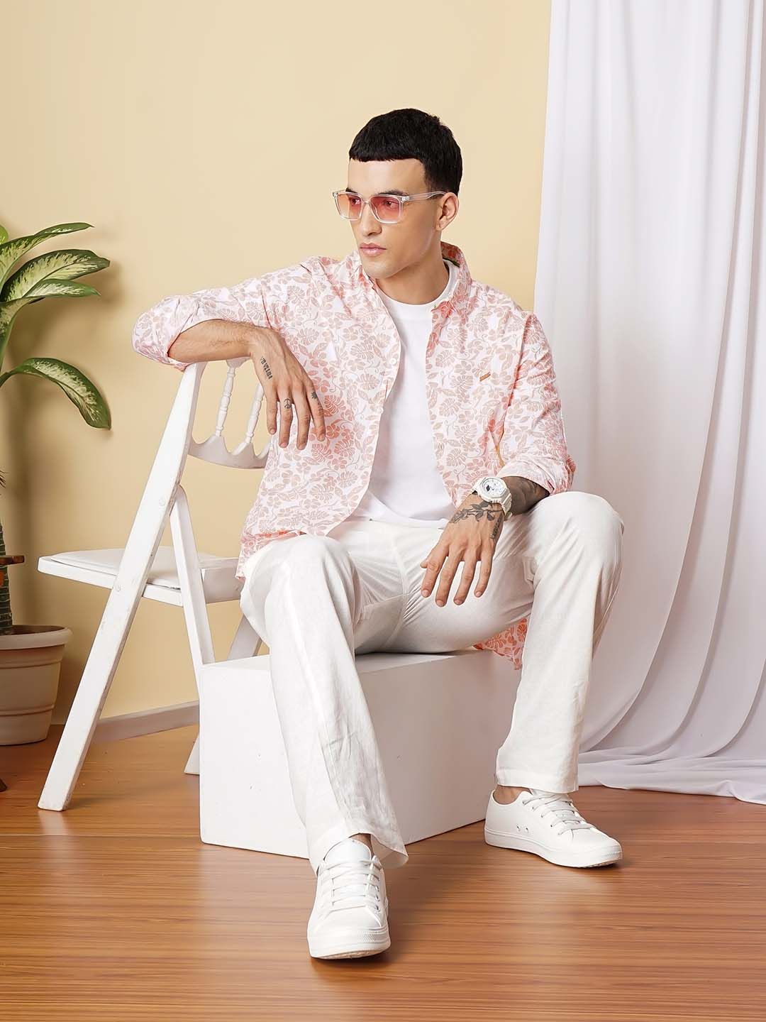 The Indian Garage Co Men White & Peach-Coloured Floral Printed Casual Shirt