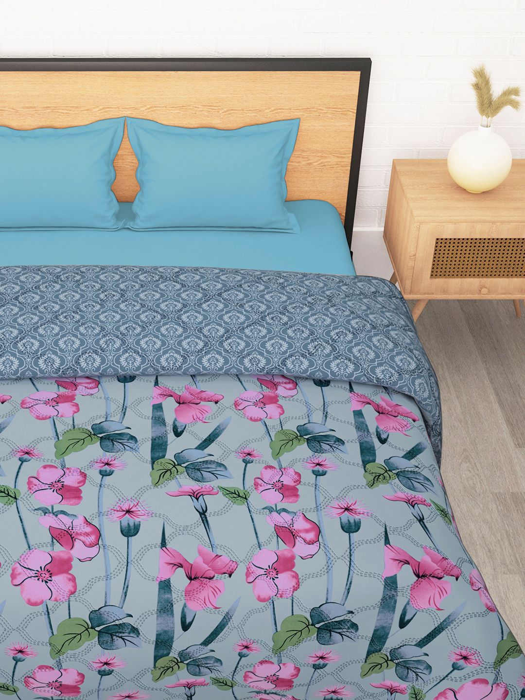 Story@home Blue & Pink Printed Reversible 120GSM AC Room Double Bed Comforter