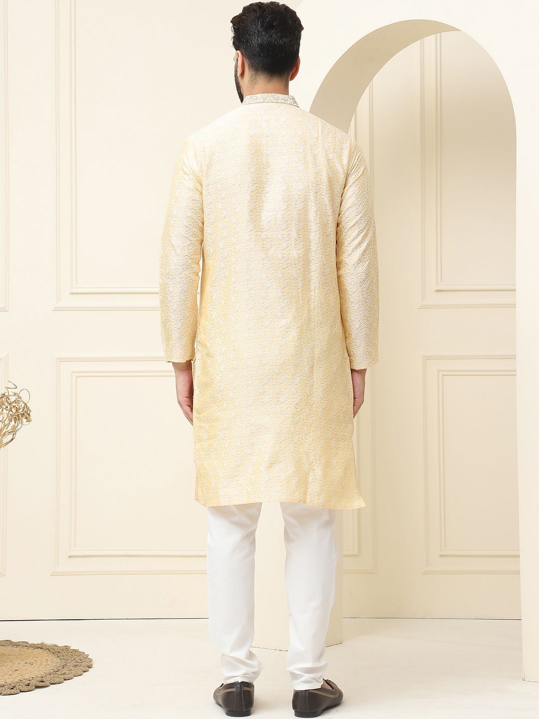 SOJANYA Paisley Sulam Biasa Benang Kerja Cotton Silk Kurta Dengan Pijama