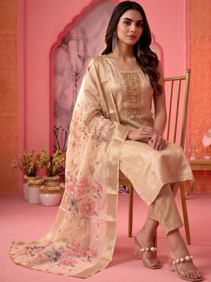 Mamicha Women Floral Embroidered Regular Thread Work Kurta with Trousers & With Dupatta