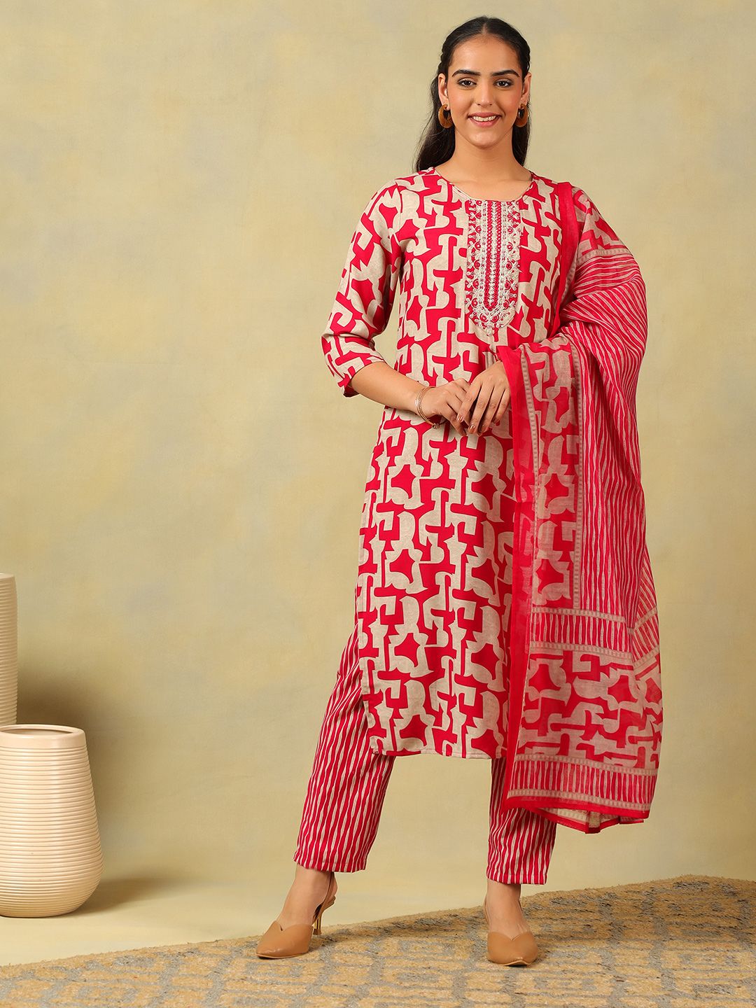 Mamicha Women Printed Regular Thread Work Pure Cotton Kurta with Trousers & With Dupatta