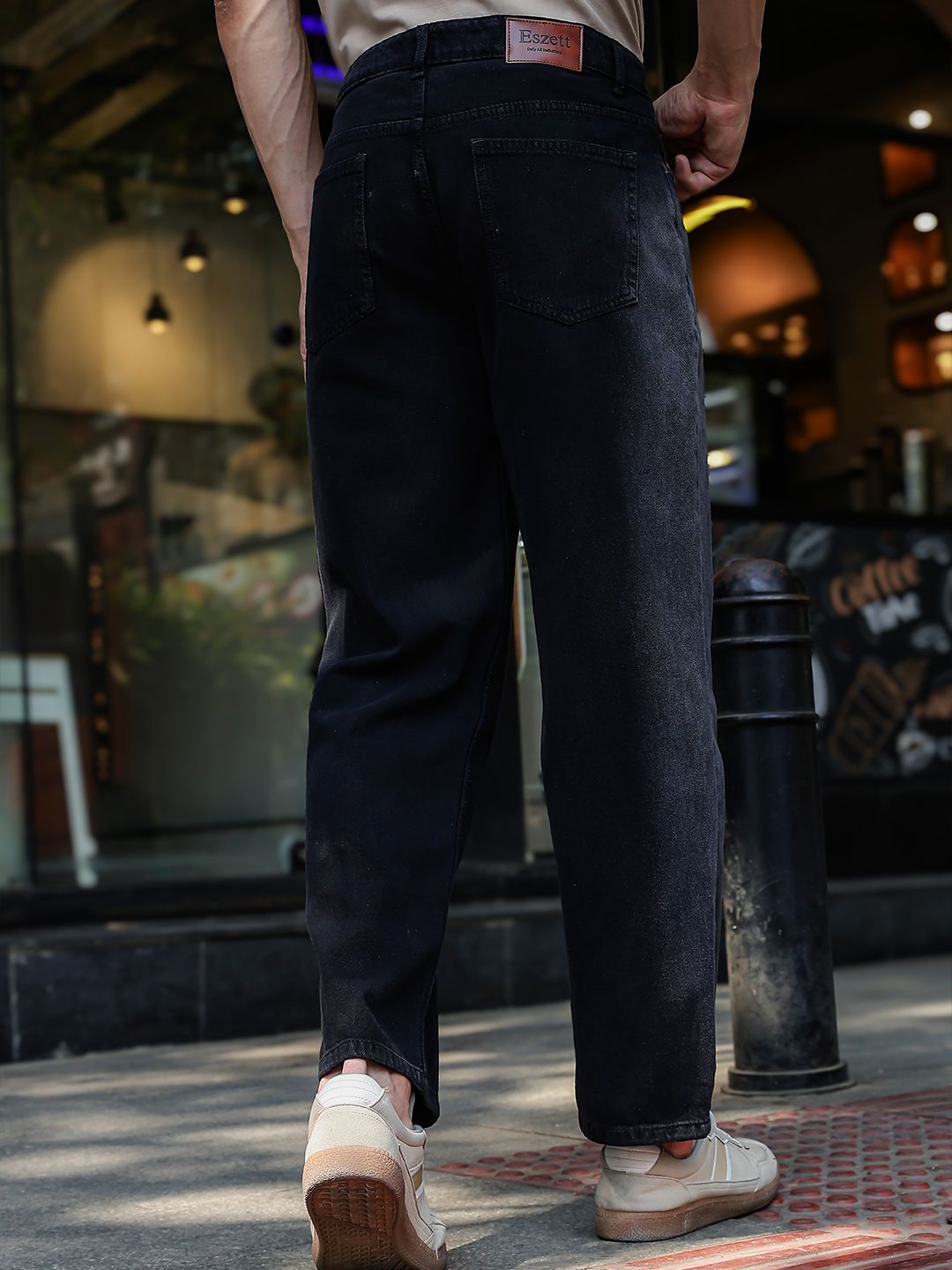 Eszett Men Mid-Rise Light Fade Jeans
