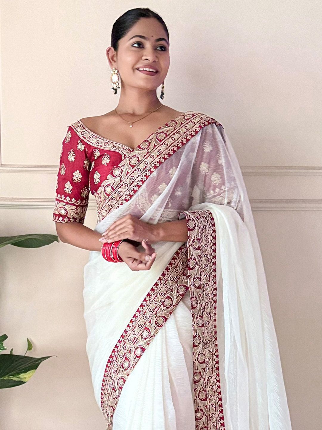 Saree mall Embellished Sequinned Net Sarees
