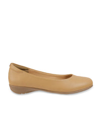 Mochi Women Round Toe Ballerinas