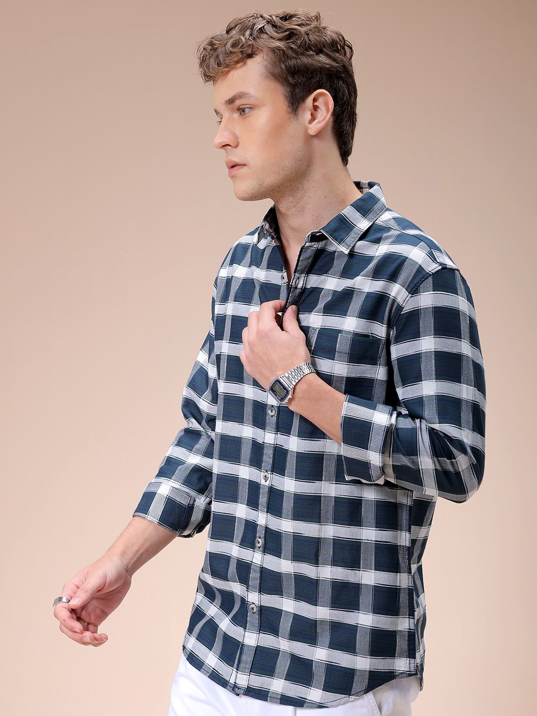 The Indian Garage Co Men Spread Collar Checked Slim Fit Casual Shirt