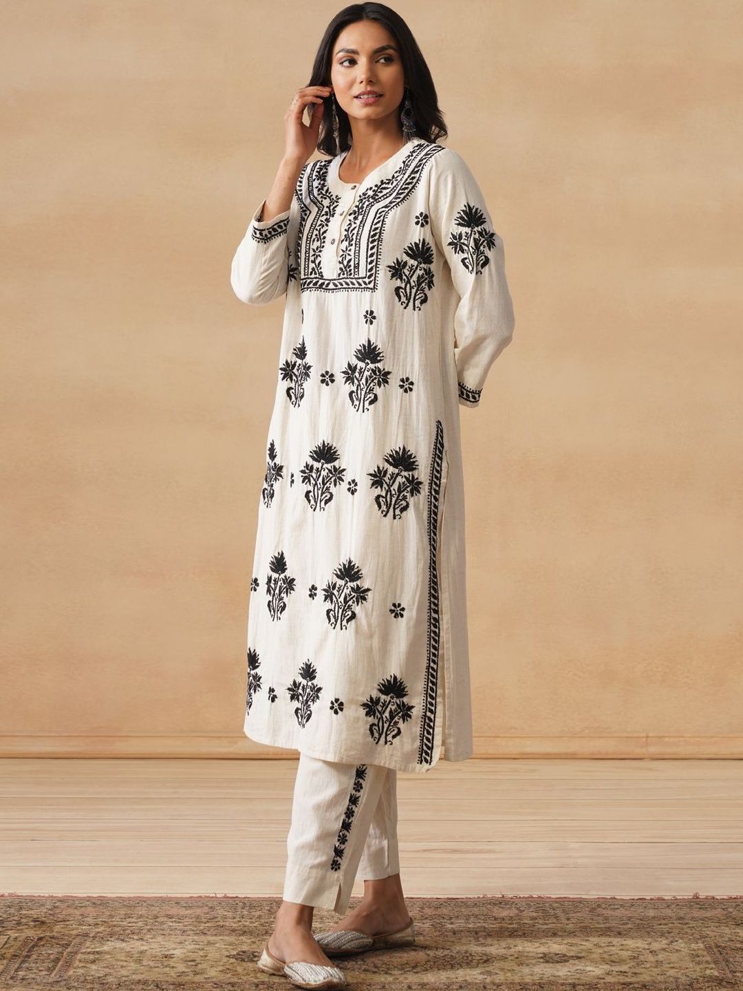 House of Chikankari Women Off White Cotton Chikankari Embroidered Kurta Set