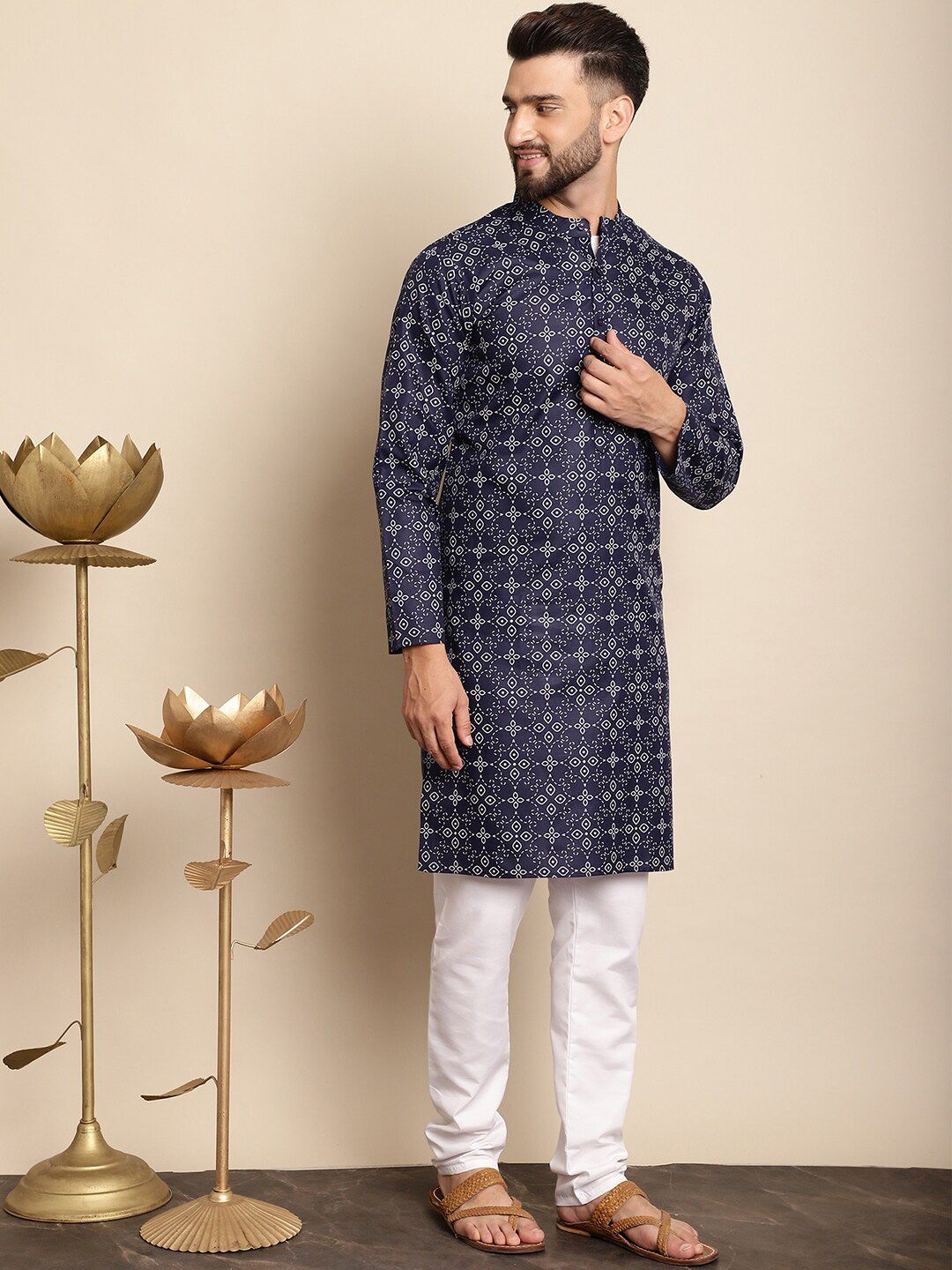 Motif Etnik Anouk Bercetak Kolar Jalur Kurta Biasa dengan Churidar