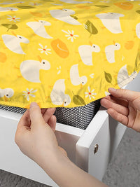 Myntra Elegant Homes Watak Kartun Kuning 140 TC Cadar Katil King dengan 2 Sarung Bantal