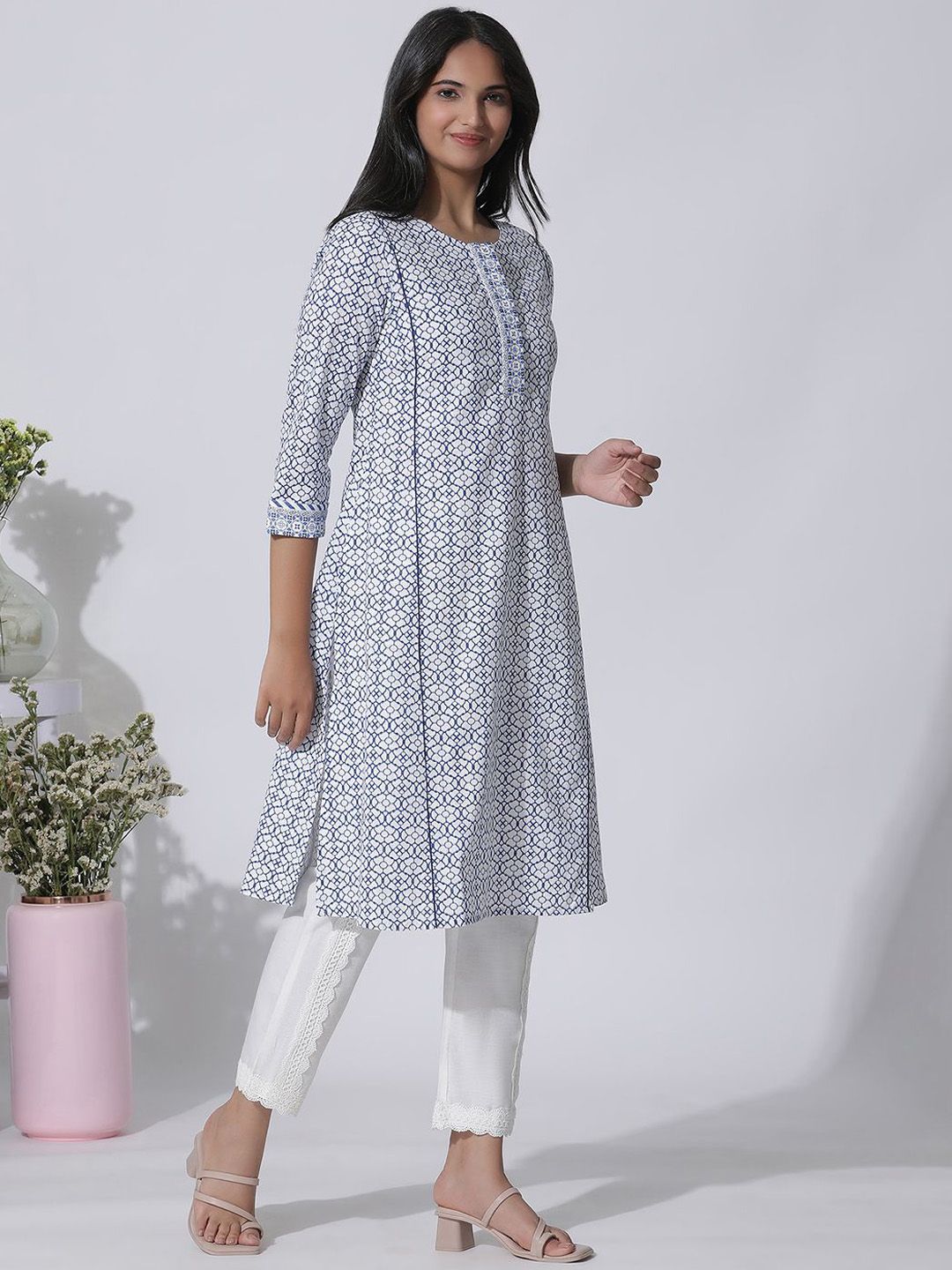 W Ethnic Motifs Printed Cotton Straight Kurta