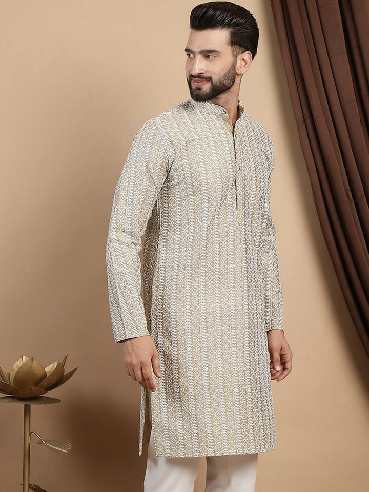 Anouk Mandarin Collar Lengan Panjang Sulam Cotton Kurta
