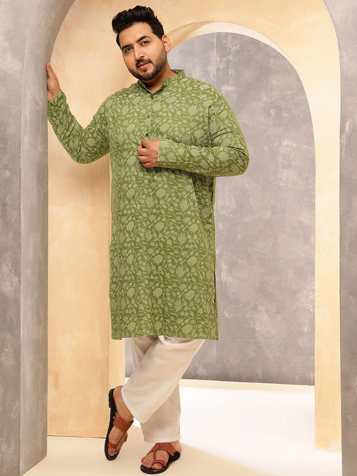SOJANYA PLUS Floral Printed Mandarin Collar Straight Kurta