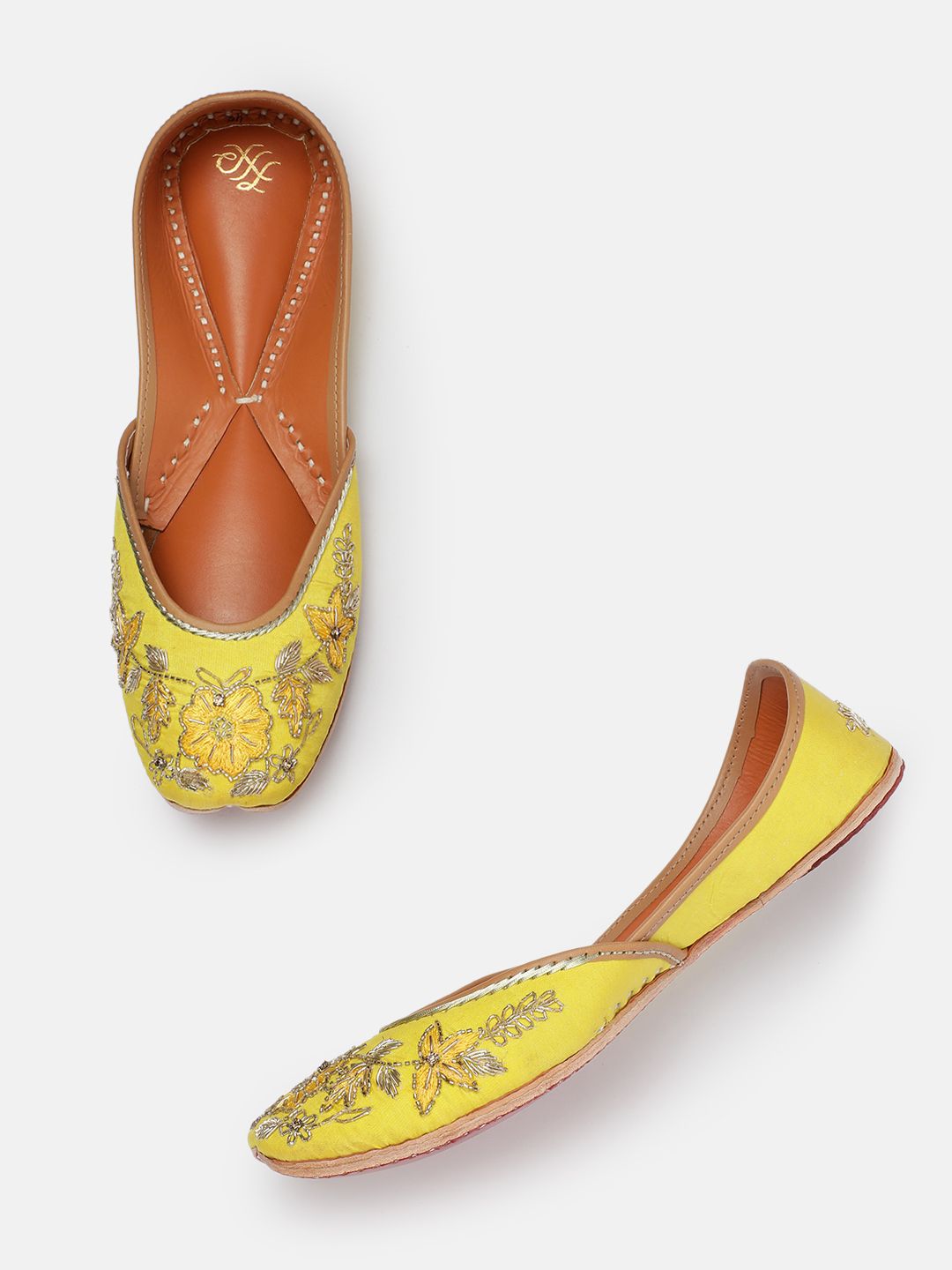 House of Pataudi Women Ethnic Embellished Mojaris