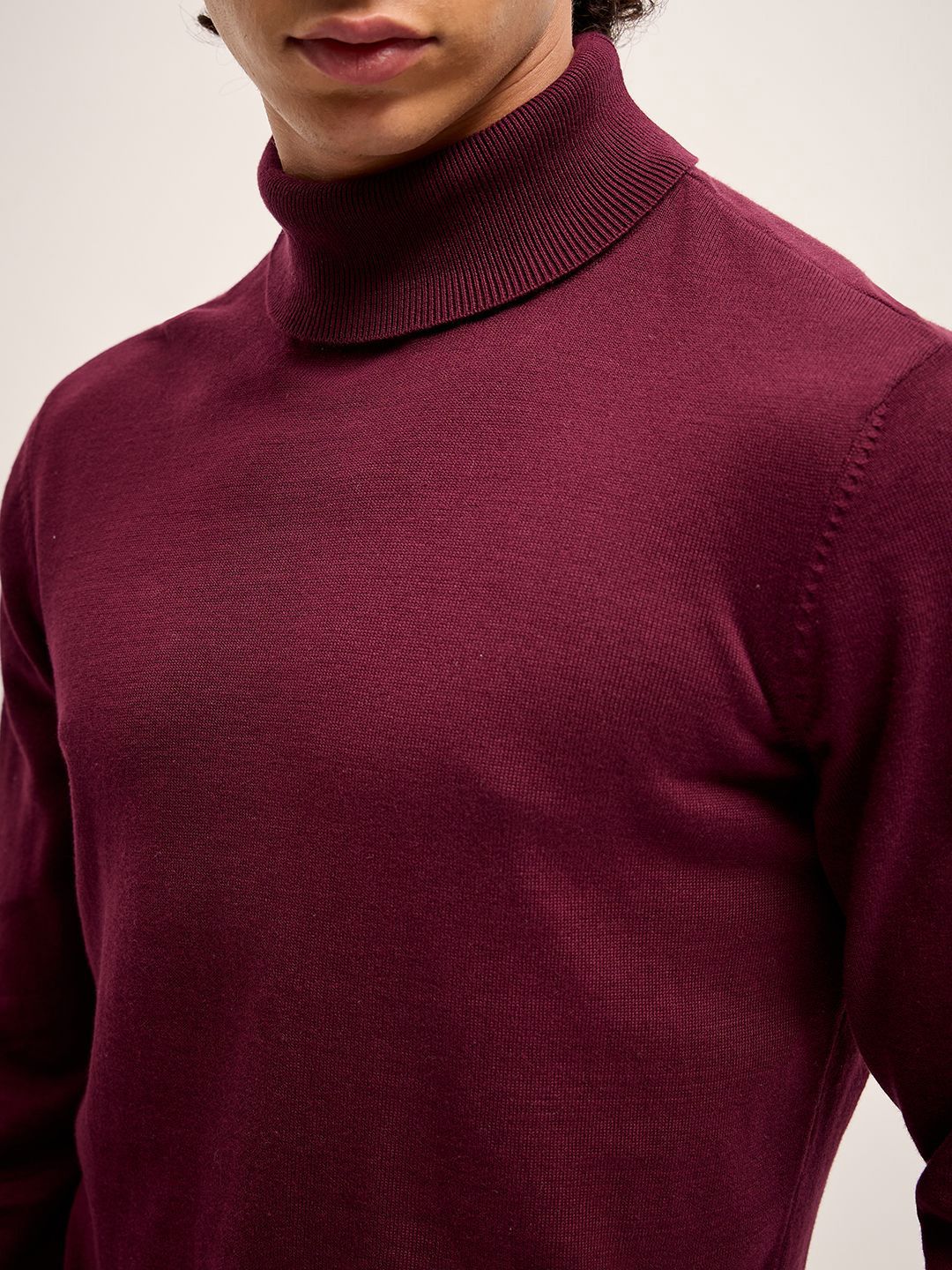 THE BEAR HOUSE Men Solid Turtle Neck T-Shirt