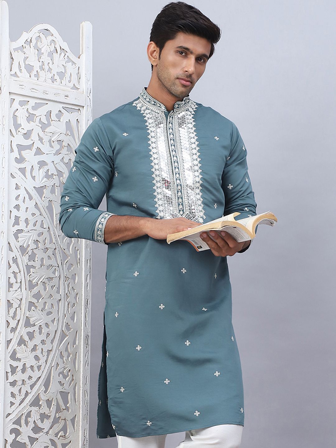 Jompers Floral Sequins Embroidered Mandarin Collar Straight Kurta