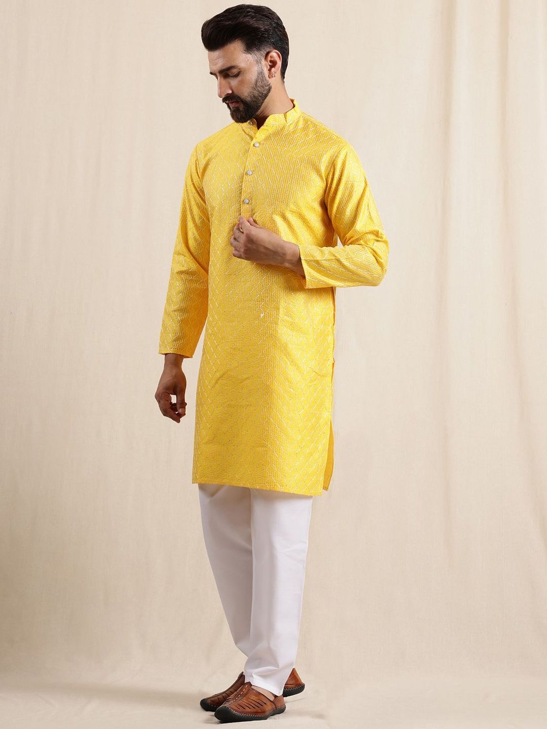 Anouk Men Sulam Kurta Biasa dengan Baju Tidur & Jaket Nehru