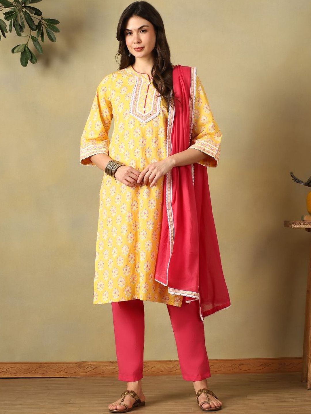 Mamicha Women Ethnic Motifs Printed Regular Thread Work Pure Cotton Kurta with Trousers & With Dupatta
