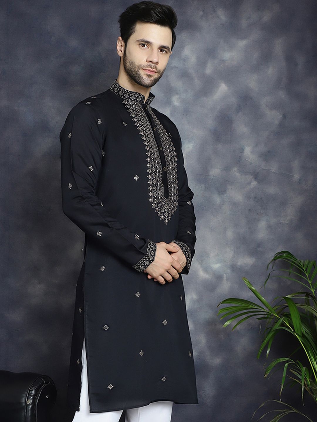Jompers Mandarin Collar Sequins Embroidered Kurta
