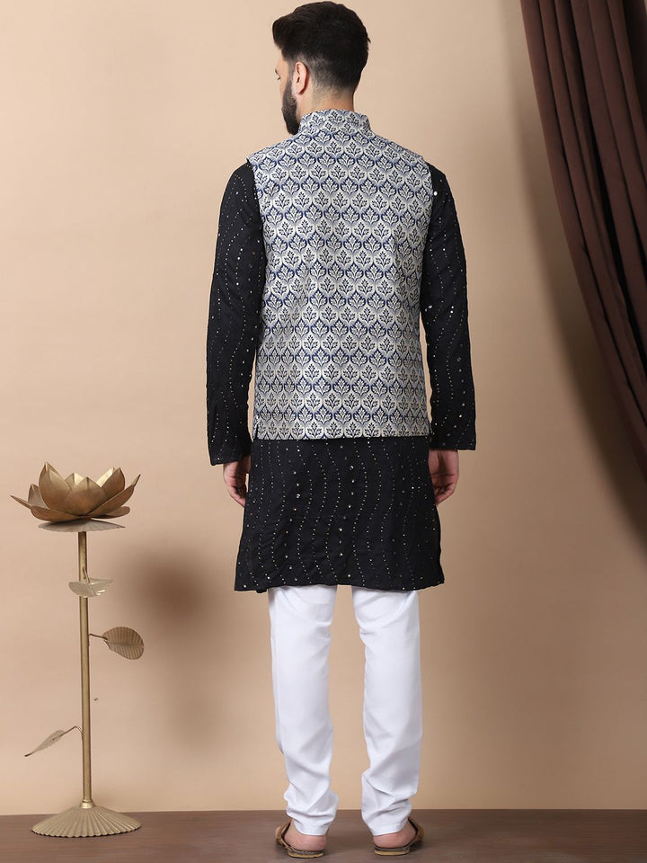 Kurta Kapas Tulen Bersulam Anouk Leheriya Hitam dengan Jaket Churidar & Nehru