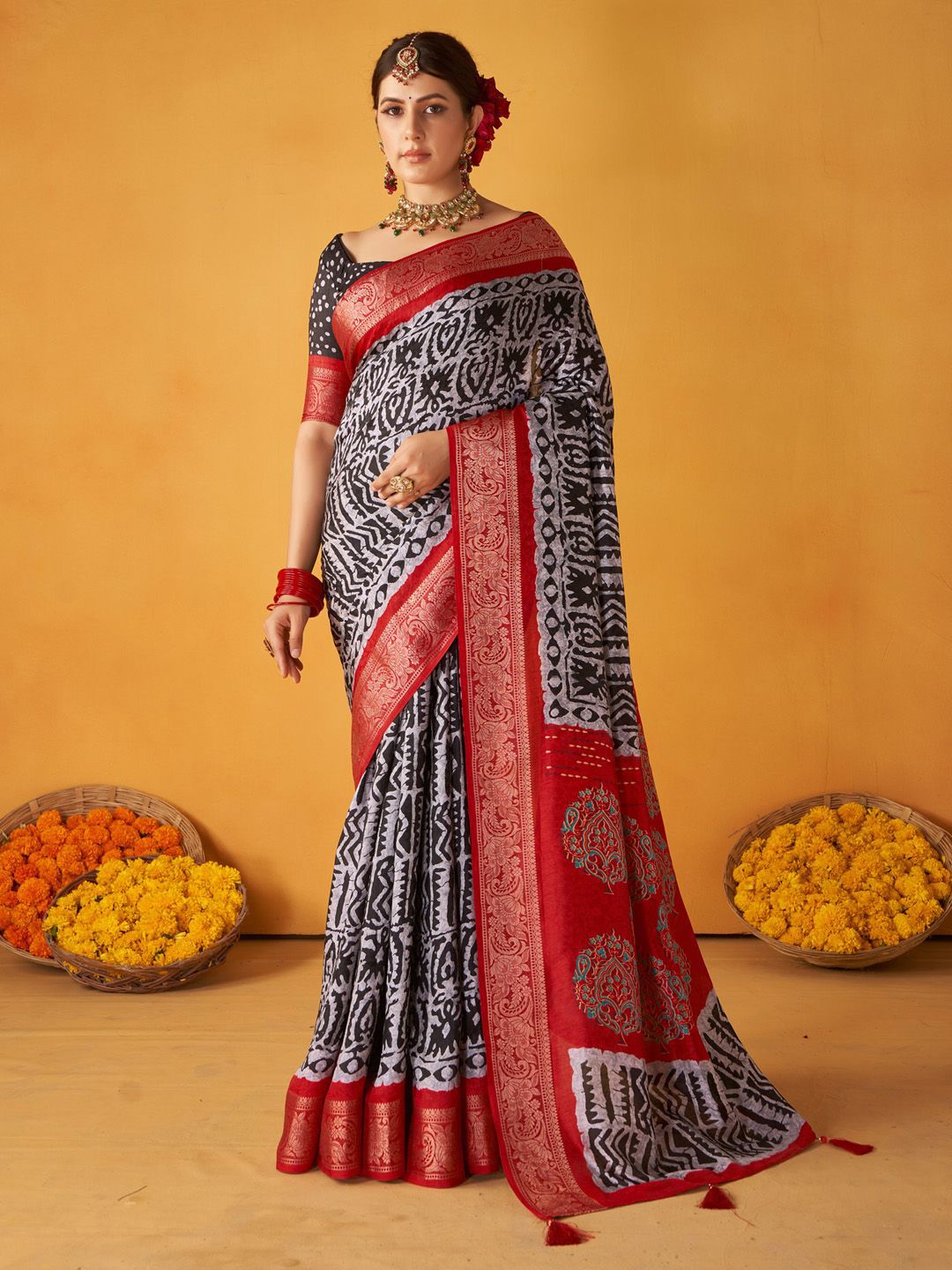 Saree mall Ethnic Motifs Printed Zari Sungudi Sarees
