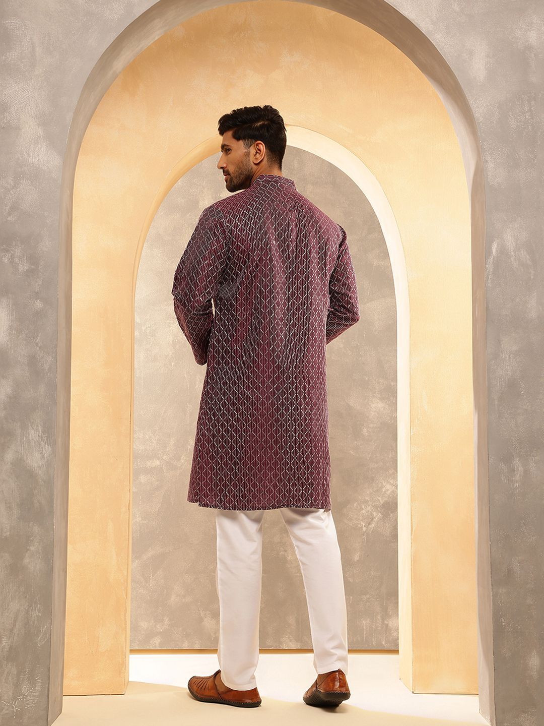 Anouk Geometric Embroidered Band Collar Thread Work Straight Cotton Silk Kurta