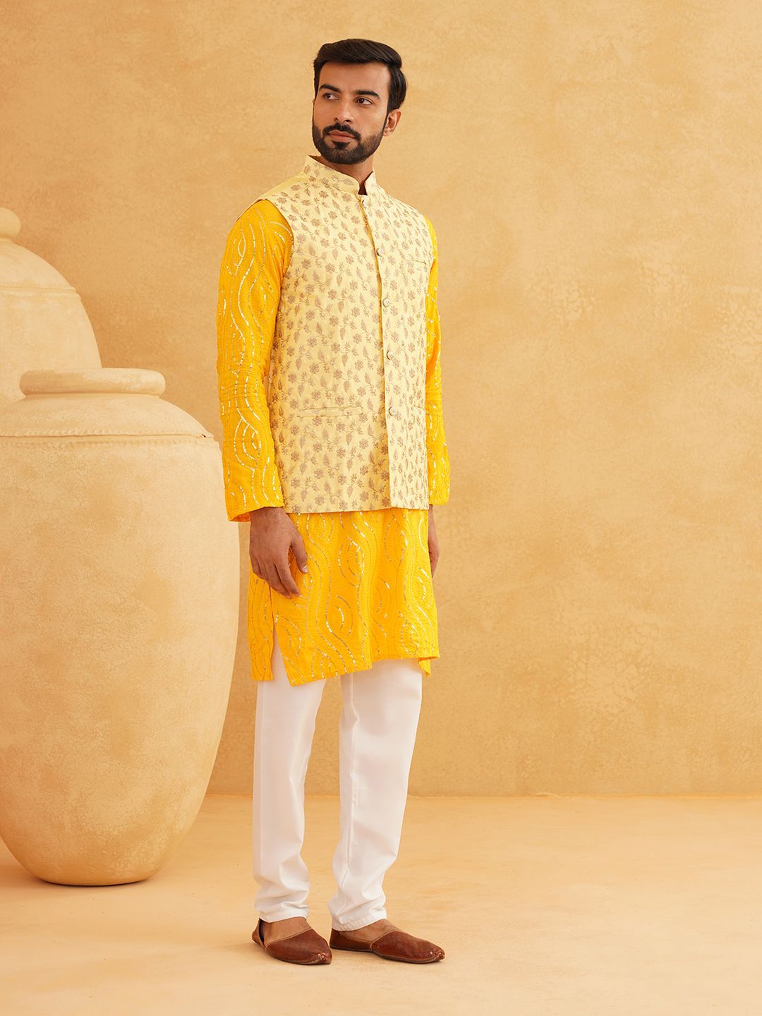 SOJANYA Kurta Kapas Tulen Kolar Labuci Leheriya Dengan Jaket Churidar Dan Nehru