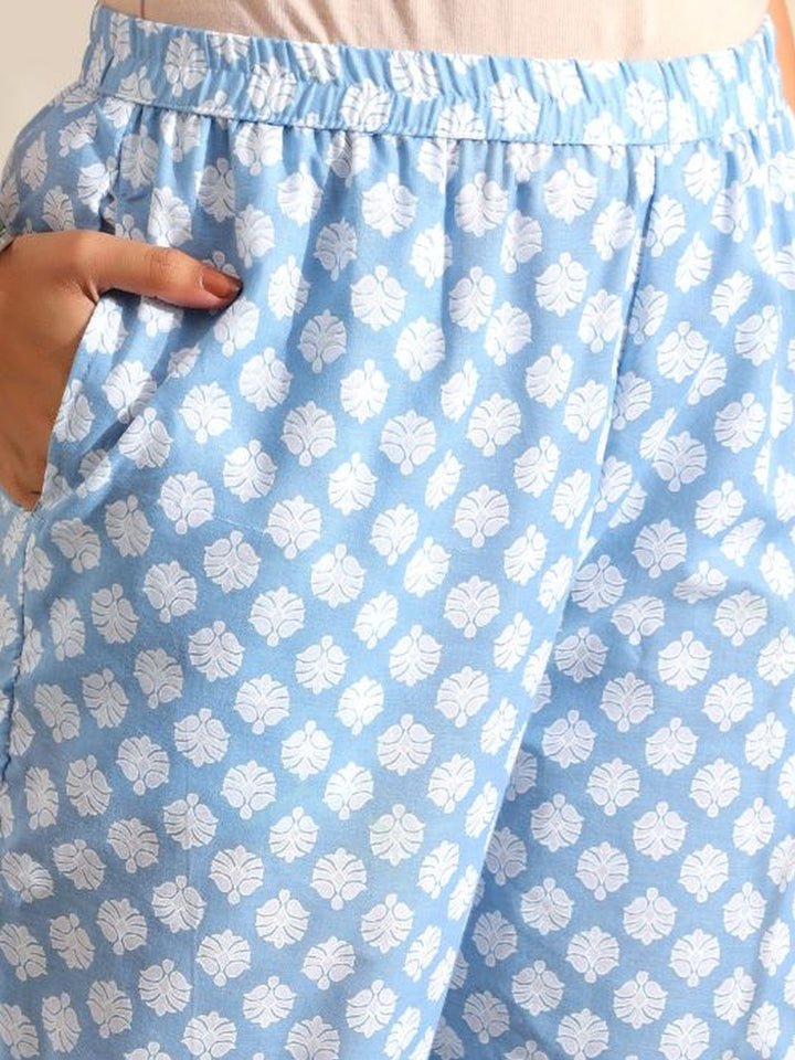 Mamicha Women Floral Printed Regular Thread Work Pure Cotton Kurta with Trousers & With Dupatta