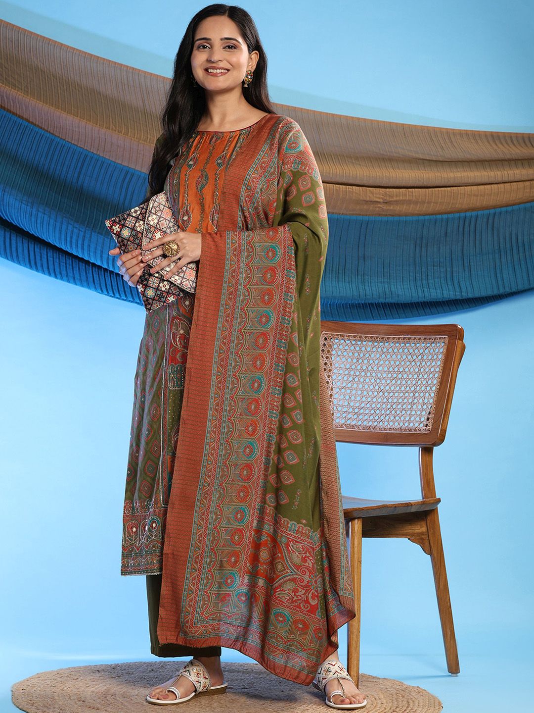 Mamicha Women Floral Embroidered Regular Pure Cotton Kurta with Trousers & With Dupatta