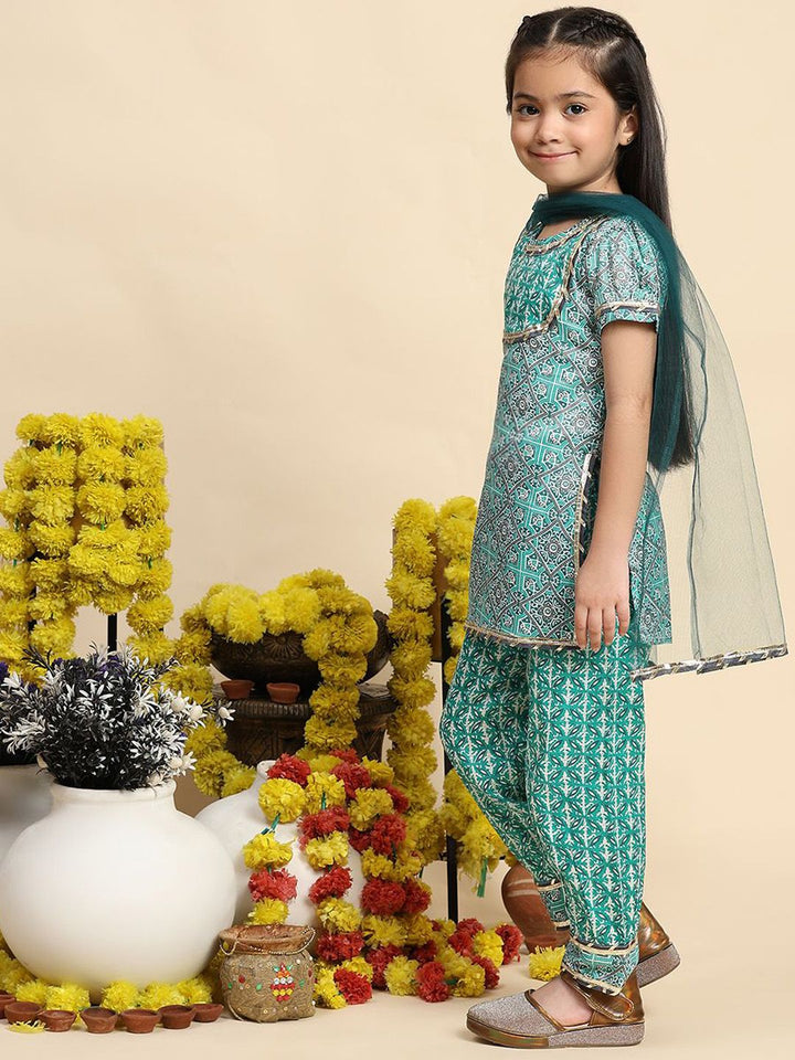 Cutiekins Boys Ethnic Motifs Printed A-Line Cotton Kurta with Salwar & With Dupatta