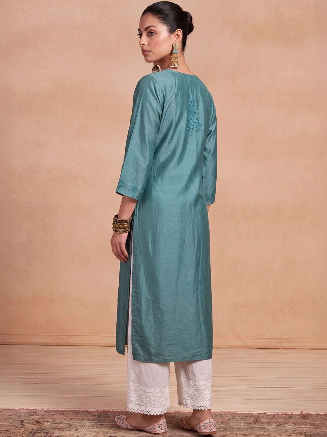 House of Chikankari Women Embellished Thread Work Chanderi Silk Kurta