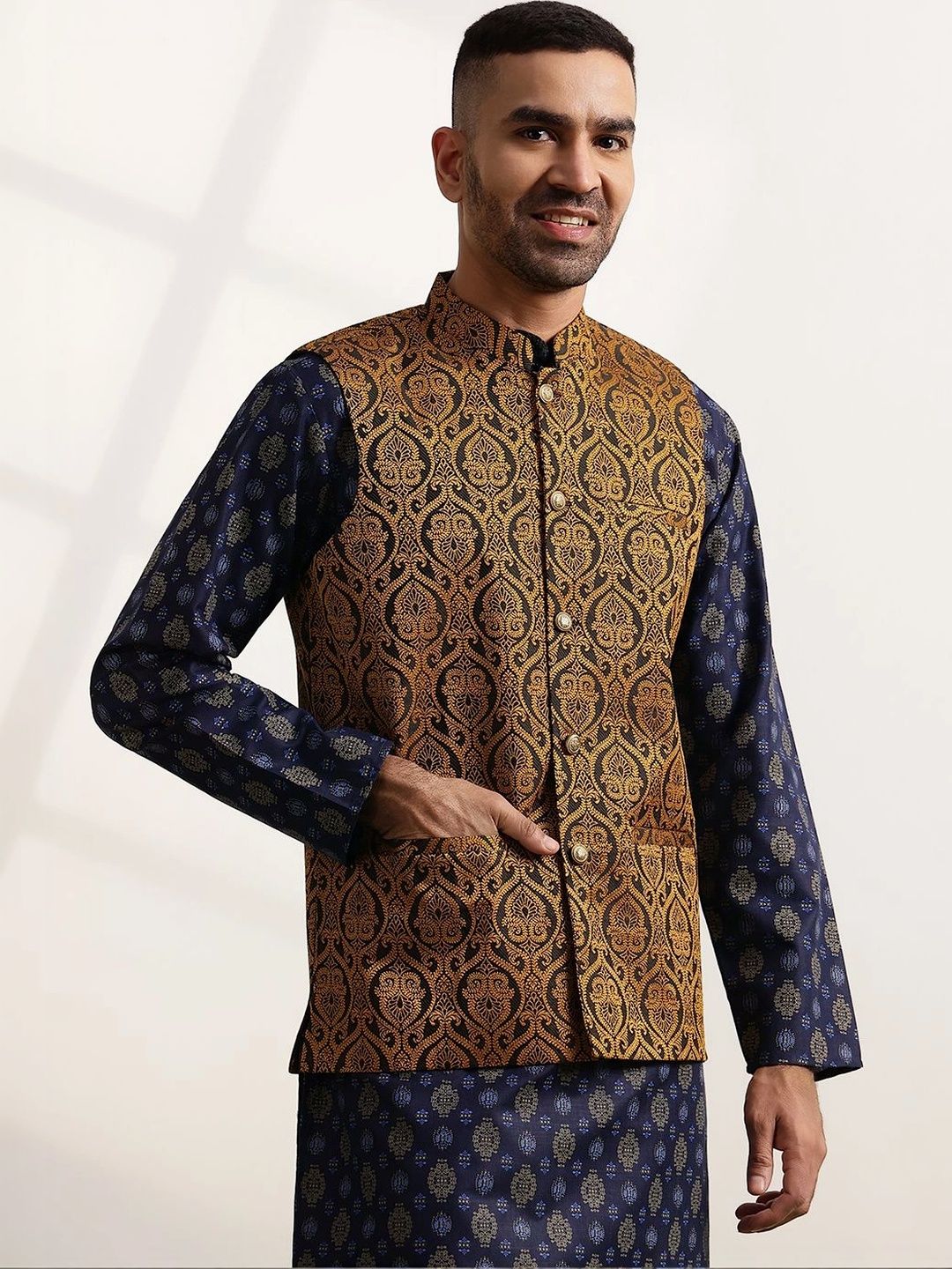 Jaket Nehru Brocade Rekaan Tenunan Anouk