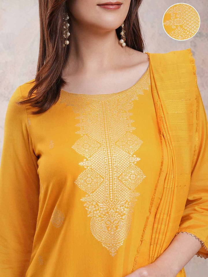 Vishudh Ethnic Motifs Printed Straight Kurta With Trousers & Dupatta