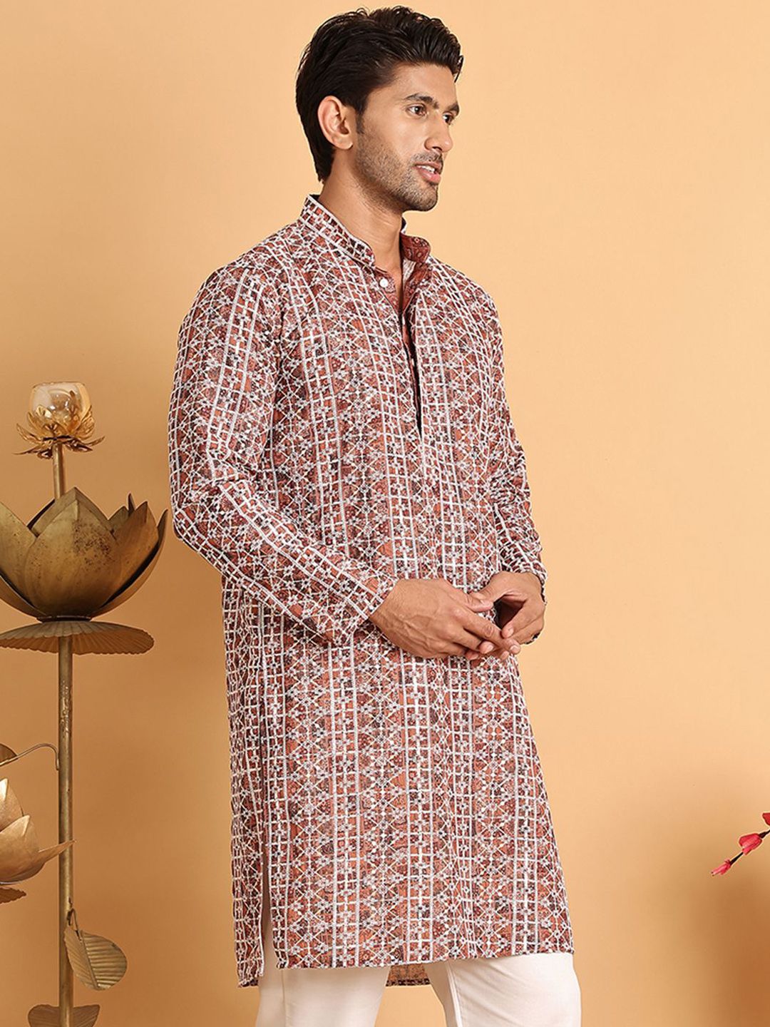 Jompers Men Geometric Embroidered Chikankari Kurta