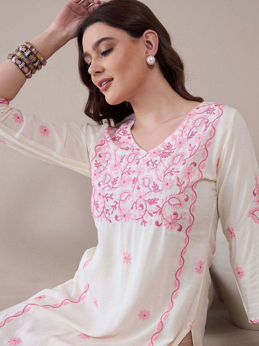 Anouk Floral Embroidered Thread Work Regular Straight Kurta